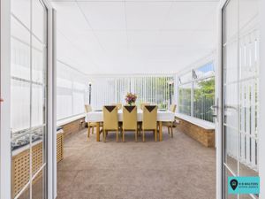 Dining Room/Sun Room- click for photo gallery